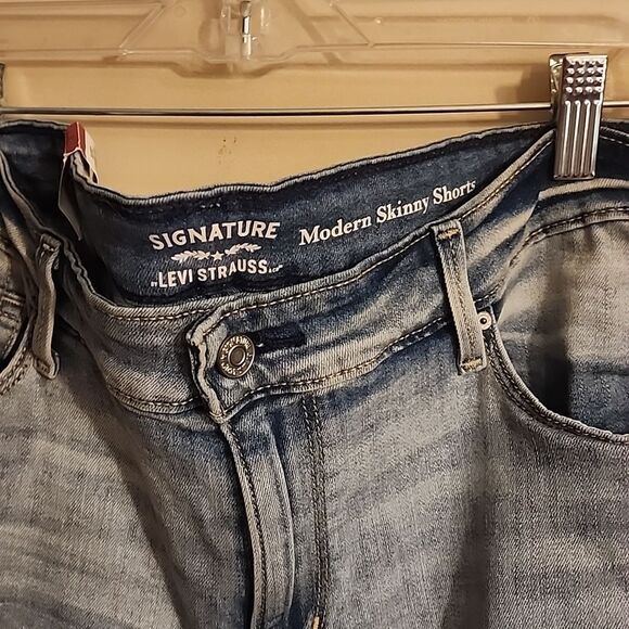 Lebis modern skinny shorts size 20 NWT - Picture 2 of 4